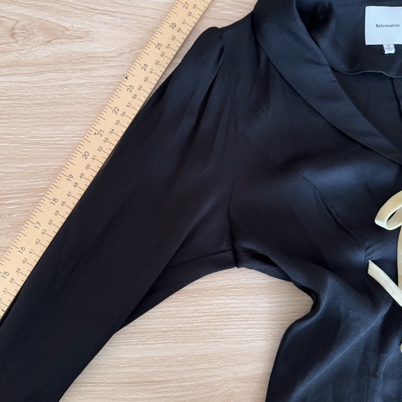 Reformation 8 NEW Carolyn Top Black Ribbon Tie Front Coquette Whimsigoth - Picture 8 of 8